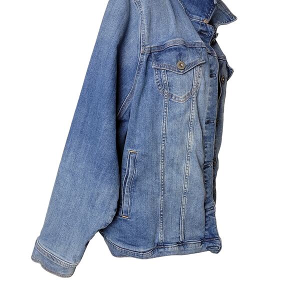 Torrid Denim Jacket Blue Mid Wash Size 4 Standard 4X Button - Picture 3 of 9